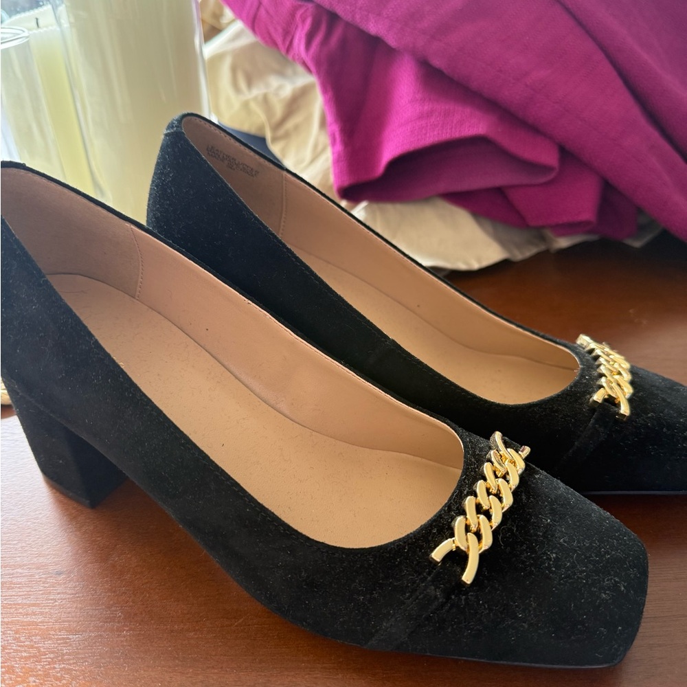 Ann Taylor Black and Gold Heels with Chain Detail